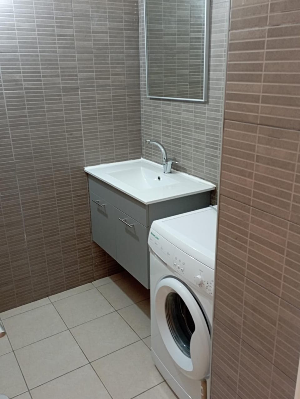 Bathroom, washing machine