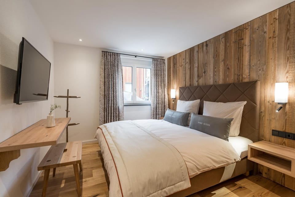 Bed, TV and multimedia, Photo of the whole room, Bedroom, hair dresser