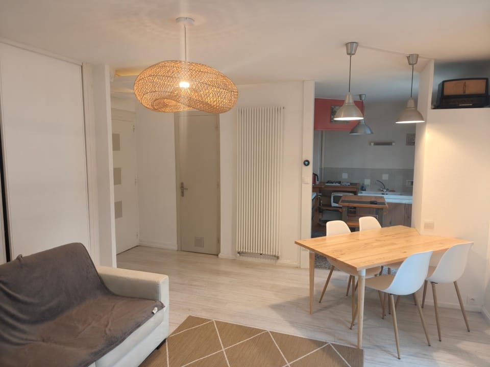 Kitchen or kitchenette, Living room, Dining area