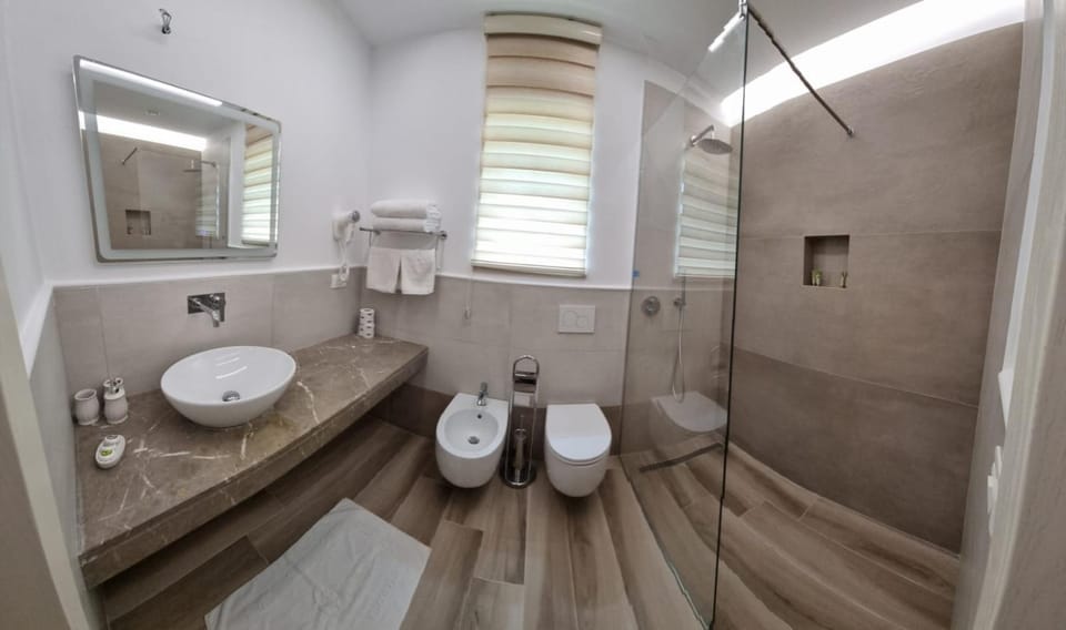 Toilet, Bathroom, bidet, towels