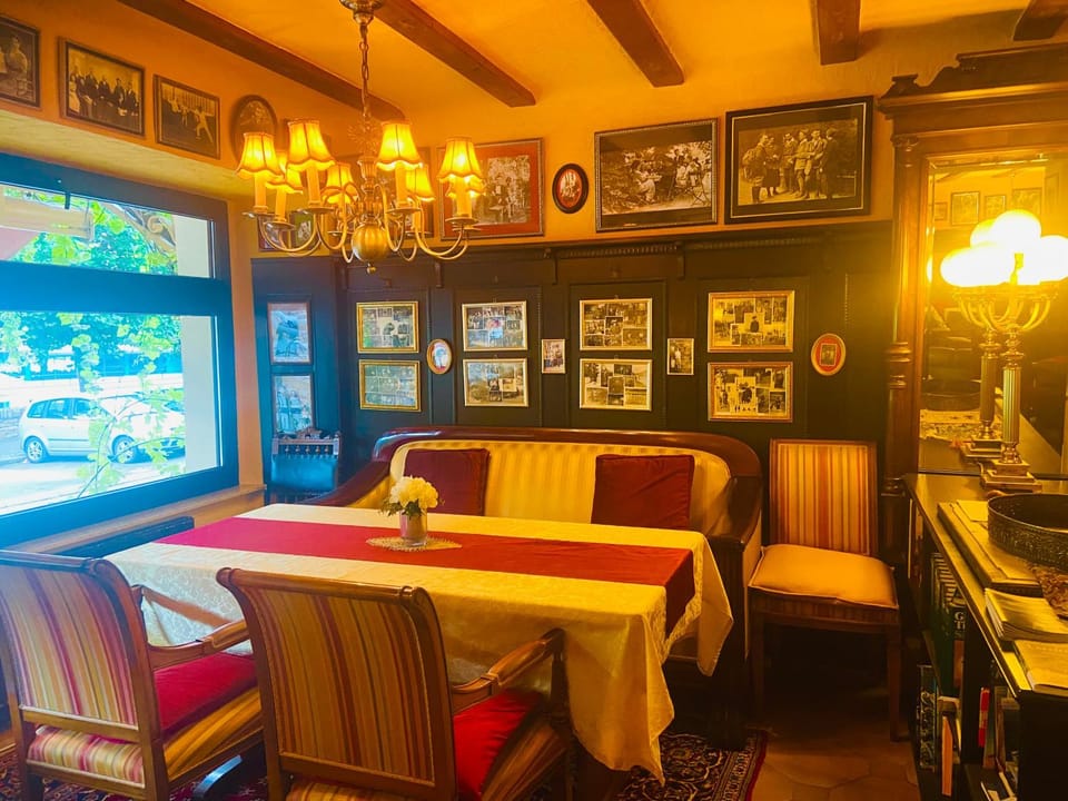 Restaurant/places to eat