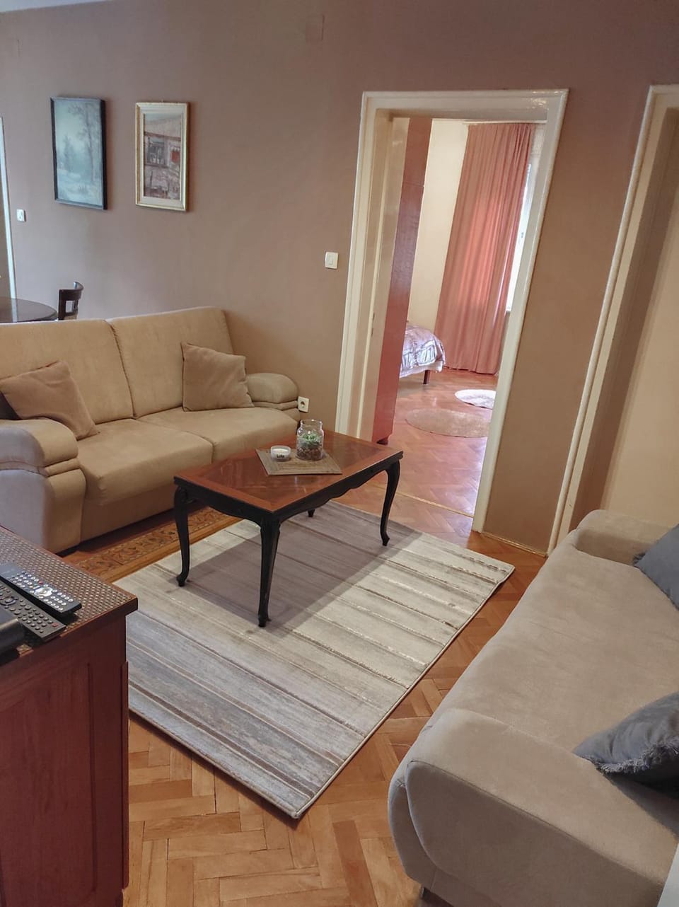 Living room, Seating area