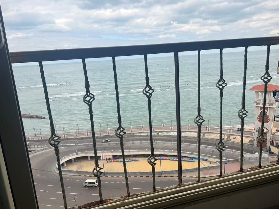 Panoramic Sea View ZAMZM Flat miami FAMILY ONLY شقة فندقية زمزم بانورما بشاطئ ميامي - الاسكندرية صف اول مباشر علي بحر - عائلات فقط Apartment in Alexandria