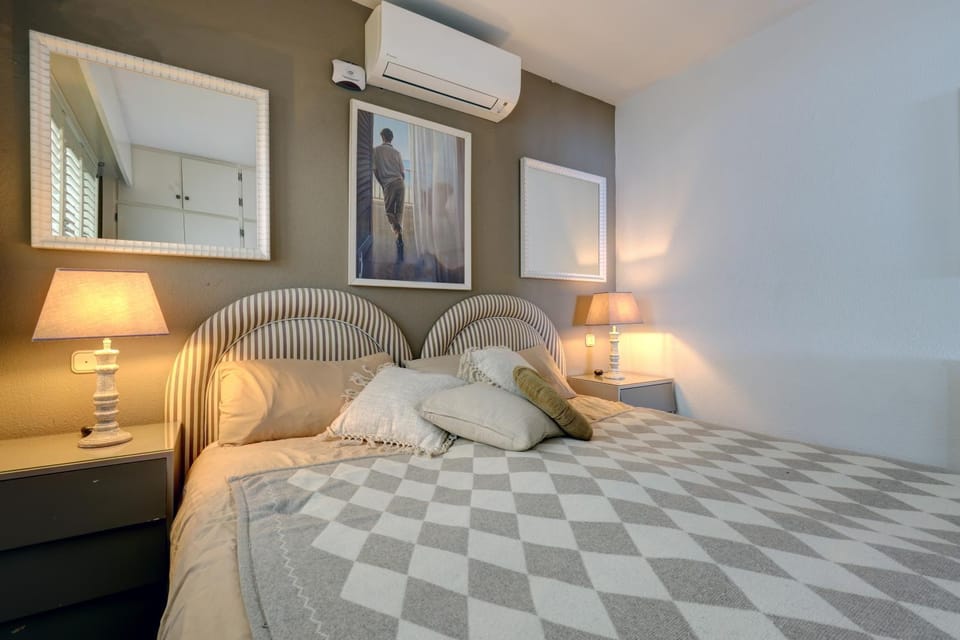 Living room, Bedroom