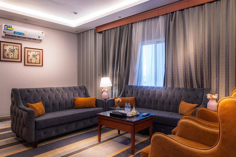 Living room, Seating area