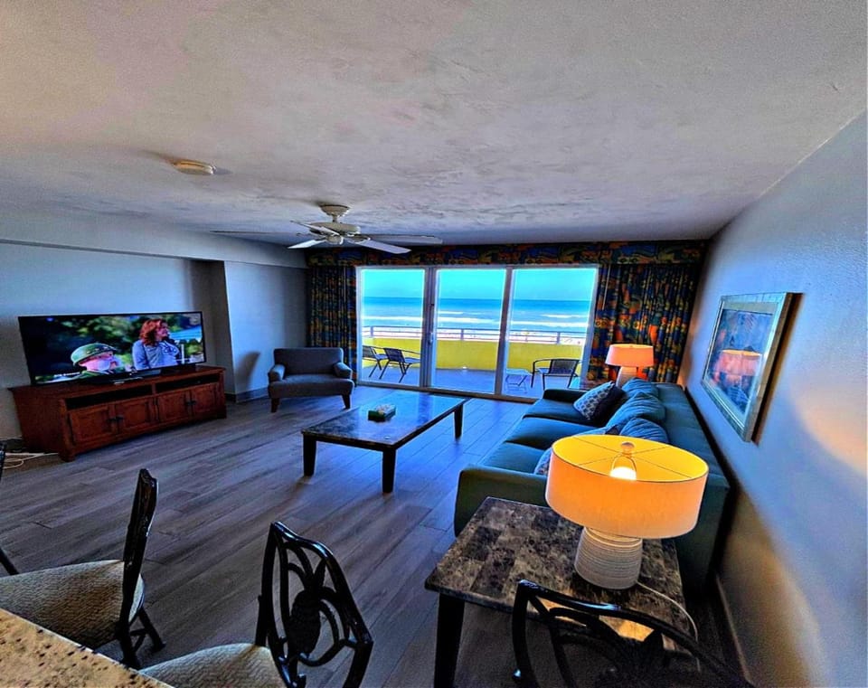 Wyndham Ocean Walk Resort - Vacation in Comfort by the sea & sand - 1 BR Direct Oceanfront 509 Apartment in Florida