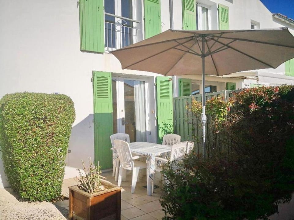 Patio, Facade/entrance