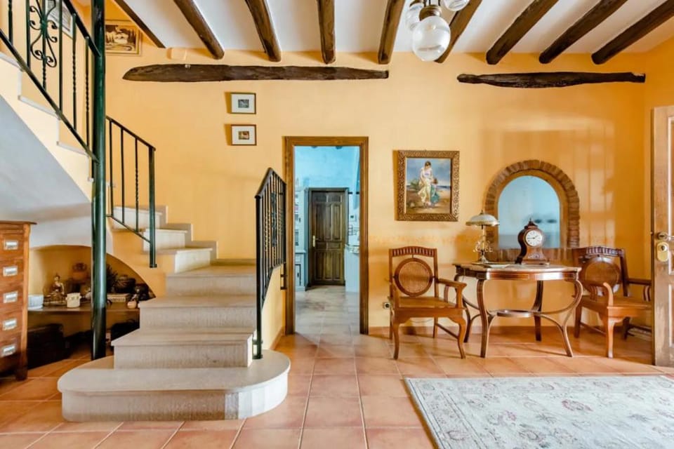 Masia Castellvi B&B Bed and Breakfast in Baix Camp