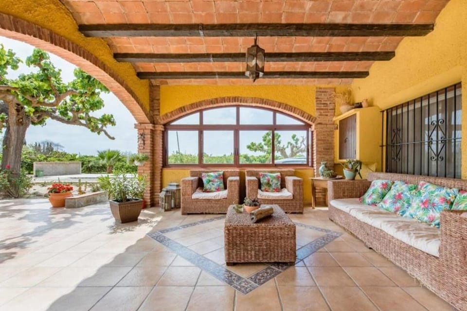 Masia Castellvi B&B Bed and Breakfast in Baix Camp