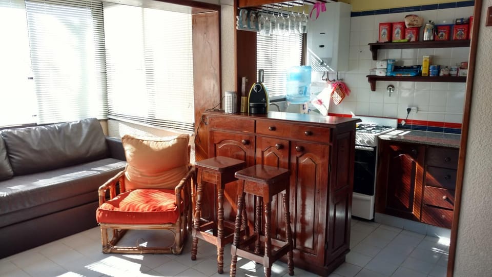 Mar y Bosque - Apartamento 1er piso - 2 adultos y 2 o 3 niños - Zona Norte Apartment in Villa Gesell