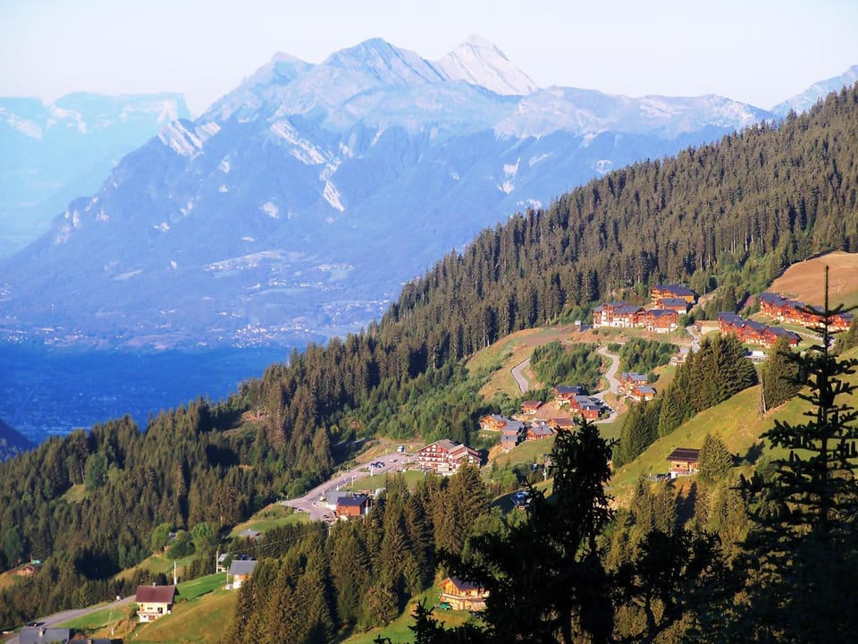 Nearby landmark, Spring, Day, Natural landscape, Bird's eye view, City view, City view, Mountain view, Mountain view