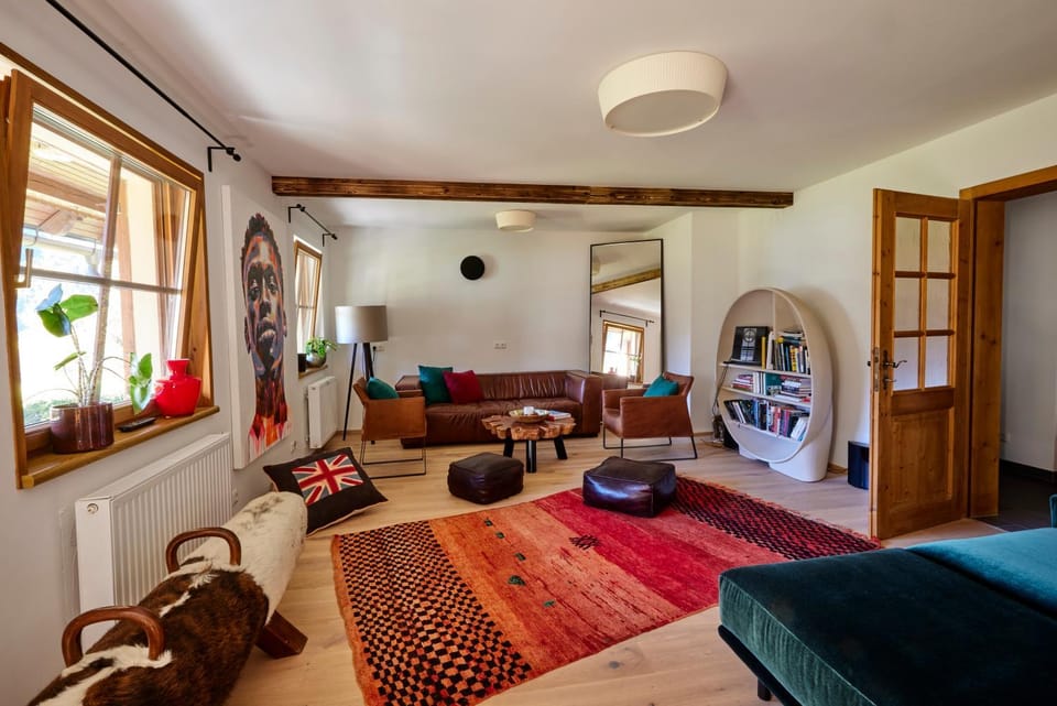 Living room, Seating area