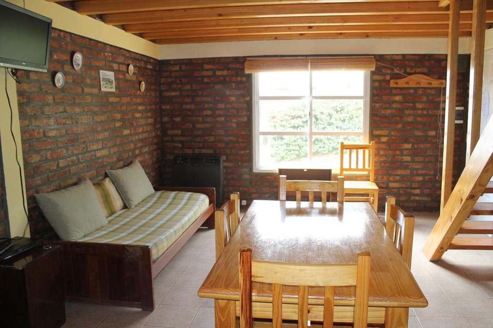 Day, Dining area