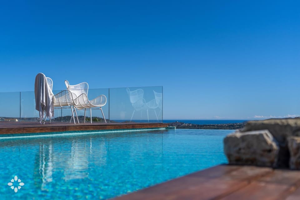 Day, Natural landscape, Pool view, Swimming pool