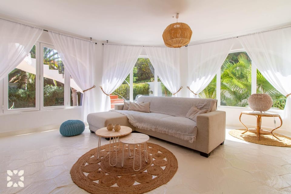 Living room, Photo of the whole room, Seating area