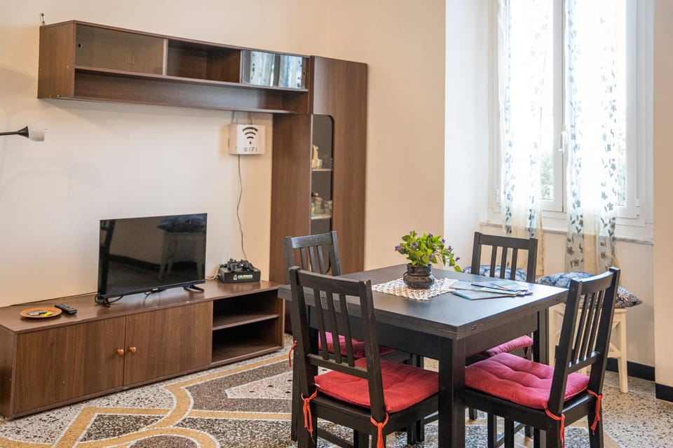 TV and multimedia, Dining area