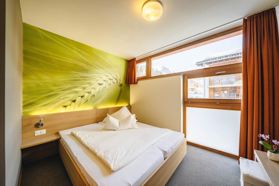 View (from property/room), Photo of the whole room, Bedroom