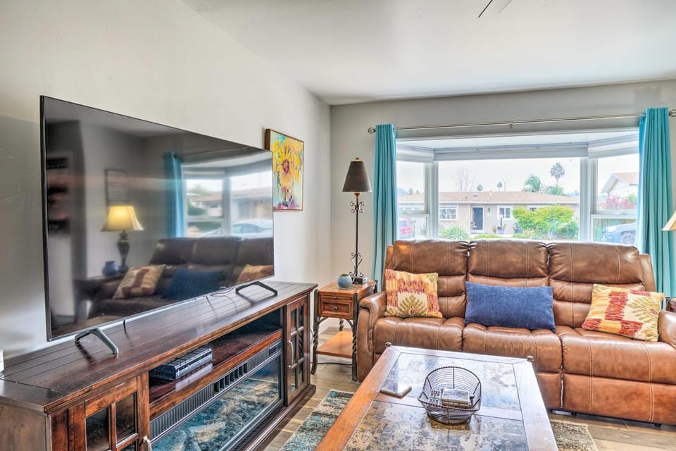 San Marcos Home with Patio and Grill - Walk to Lake! House in Lake San Marcos