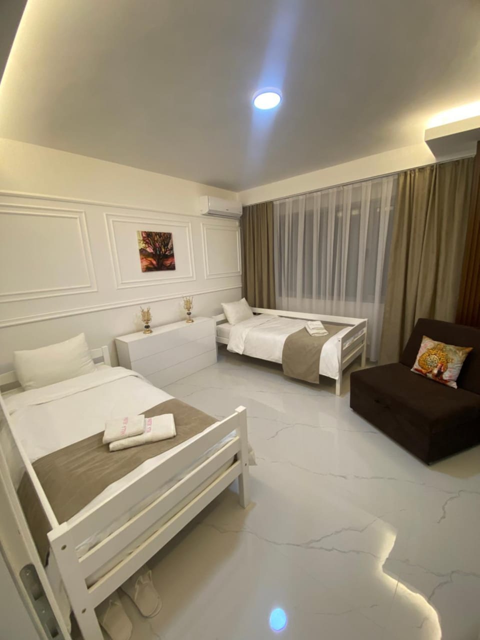 Bed, Photo of the whole room