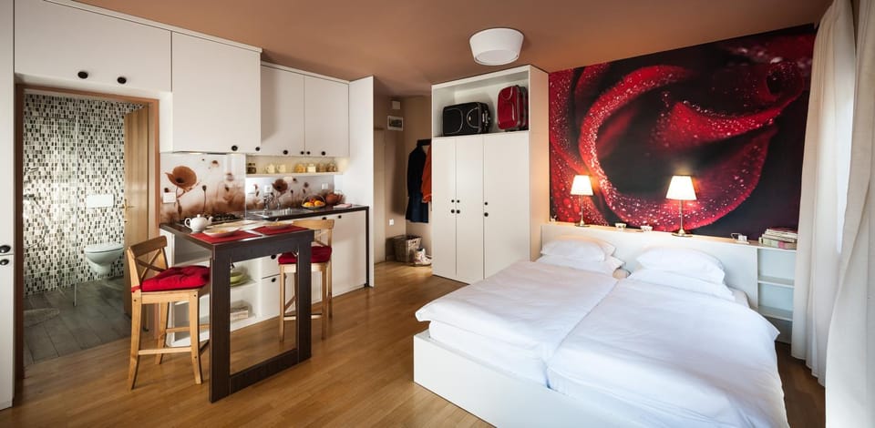 Bed, Photo of the whole room, Area and facilities