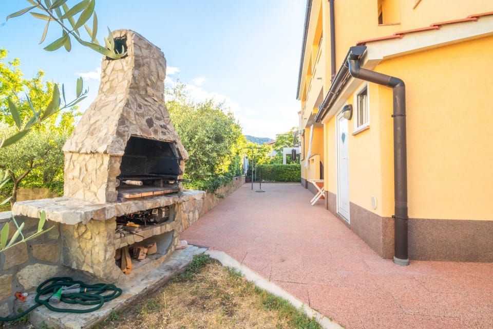 Apartments Dujmovic with Terrace Apartment in Lika-Senj County