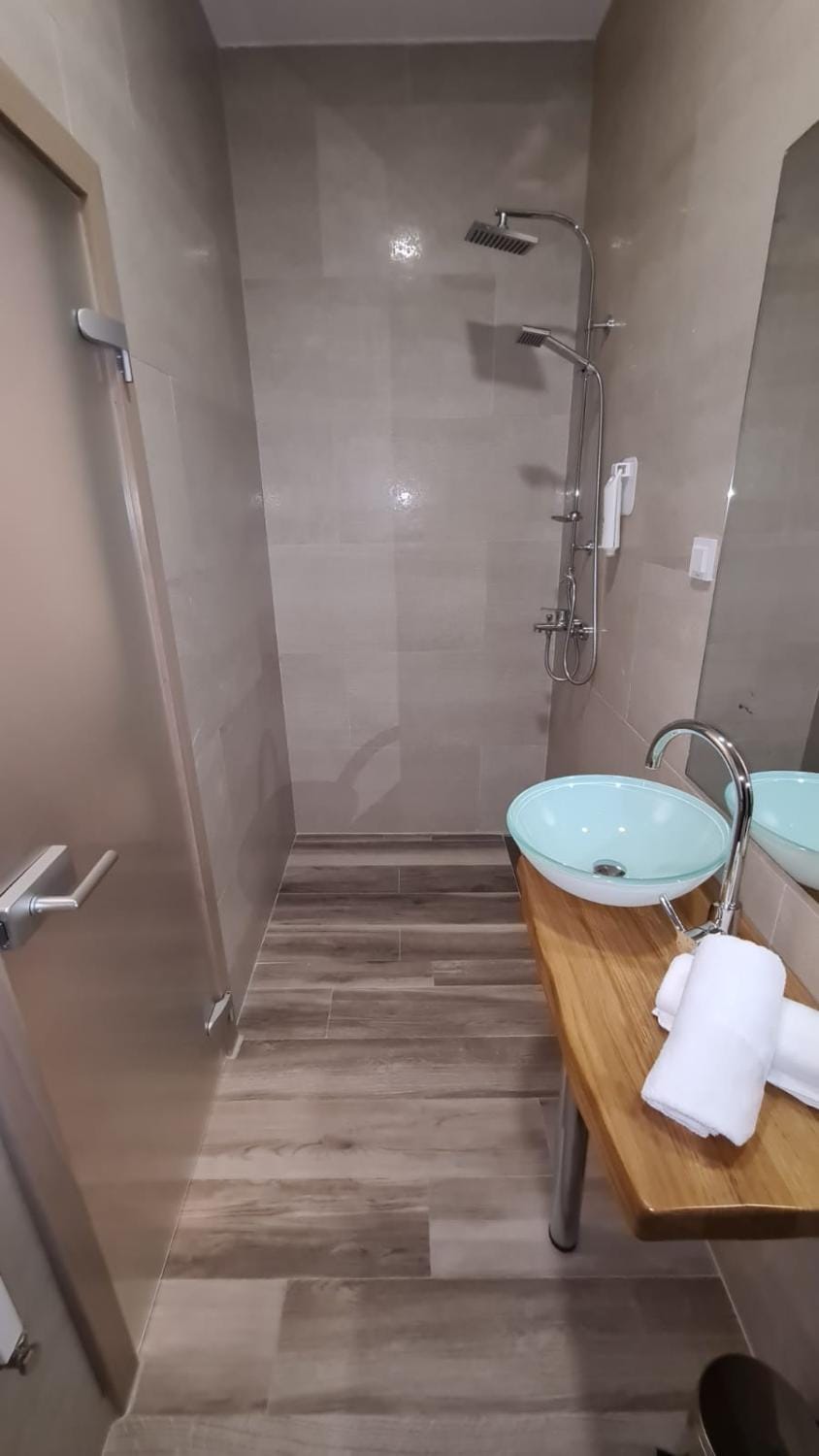 KASNAR ROOMS Bed and Breakfast in Slovenia