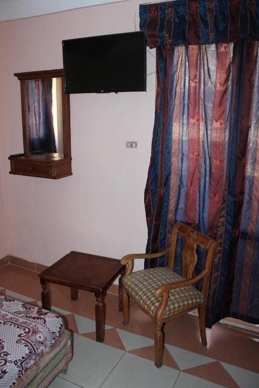TV and multimedia, Seating area