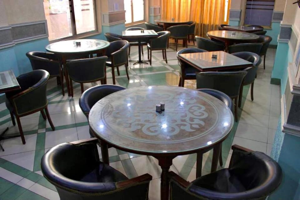 Property building, Restaurant/places to eat, Breakfast