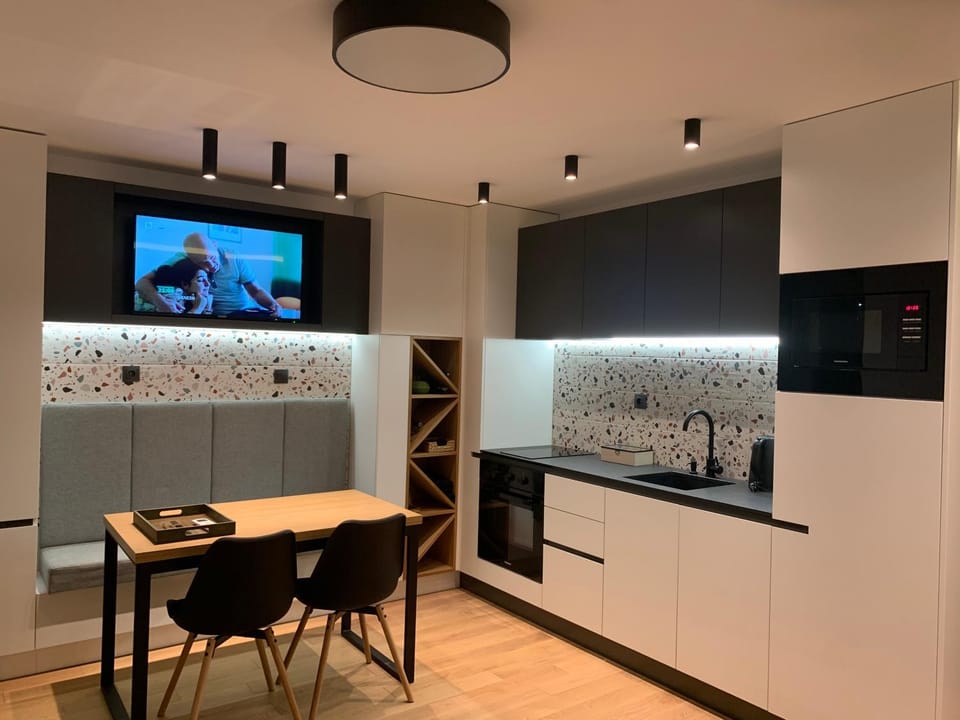 TV and multimedia, Kitchen or kitchenette, Dining area