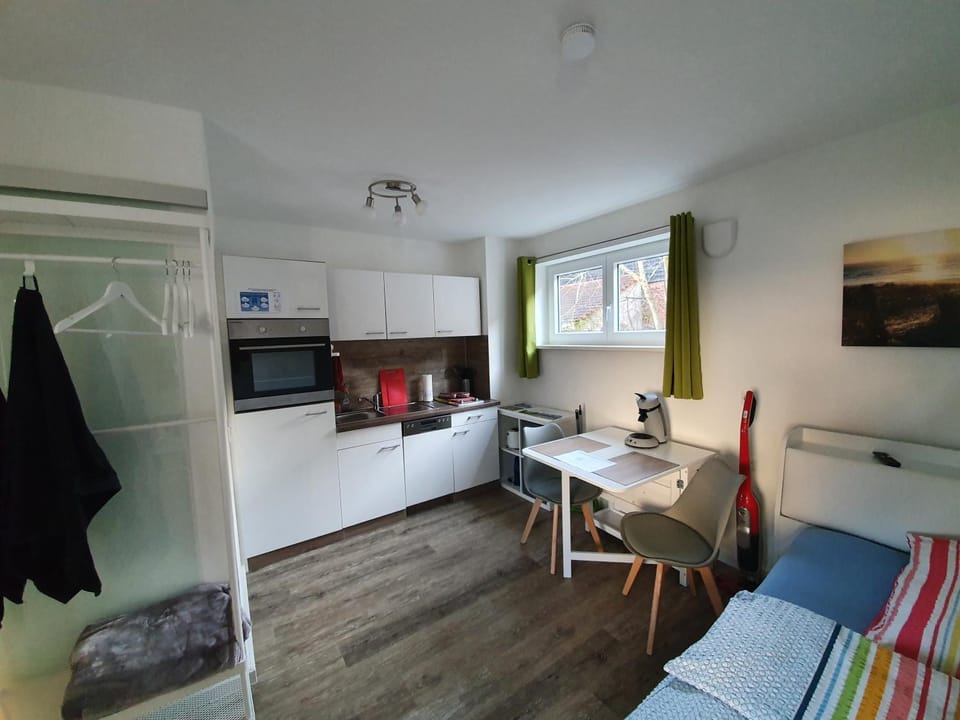 Seating area, kitchen