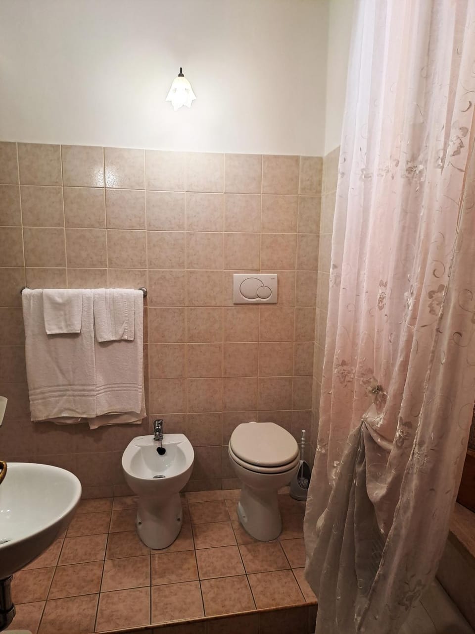 Toilet, Bathroom, bidet, towels