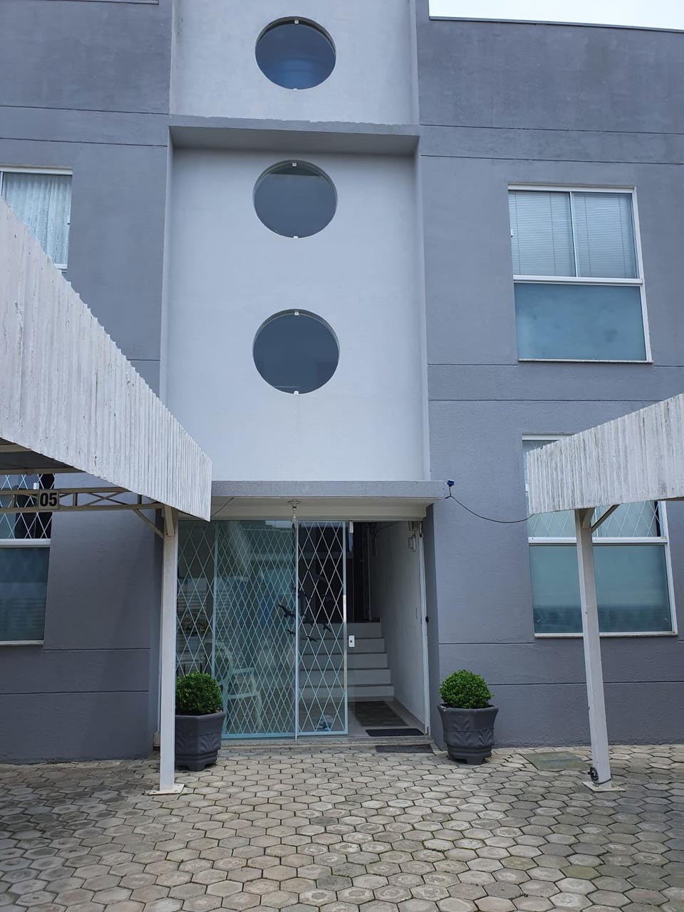 Facade/entrance