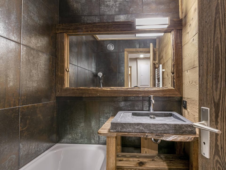 Appartement central Val d'Isère, ski aux pieds, 2 chambres, Wifi - FR-1-519-31 Apartment in Val dIsere