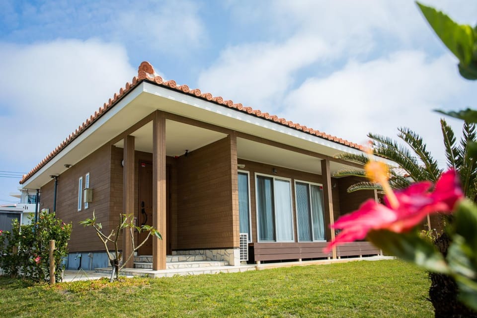 Property building, Facade/entrance, Garden