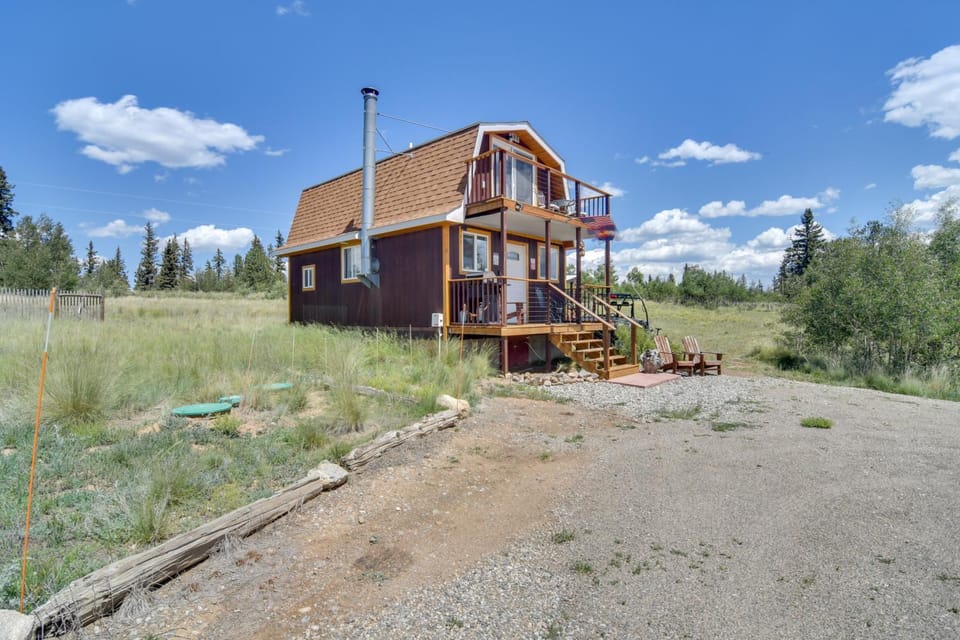 Secluded Jefferson Cabin w/ Deck + Mountain Views! Cabin in Park County