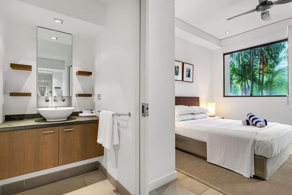 Belle Escapes 104 Swim-out Luxury Apartment in Palm Cove Apartment in Palm Cove