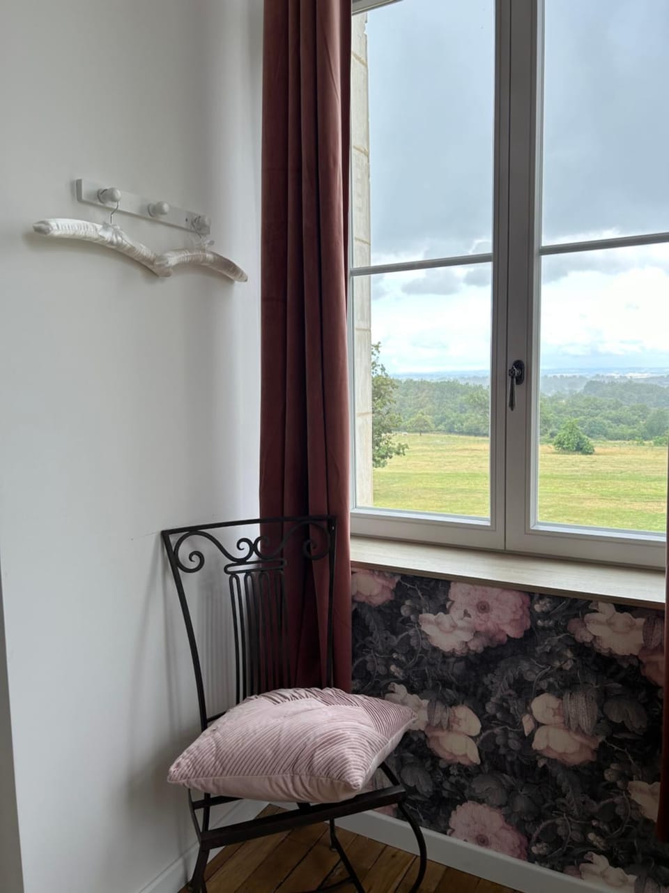 Château de la Bouchatte chambre les Roses Bed and Breakfast in Auvergne-Rhône-Alpes