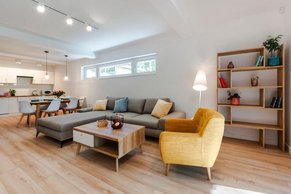 Living room, Seating area