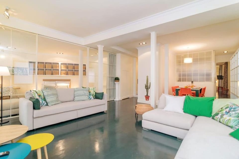 Living room, Seating area