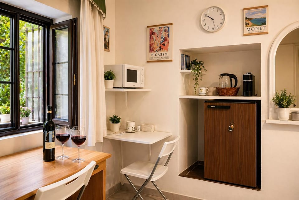 Coffee/tea facilities, Seating area, Dining area