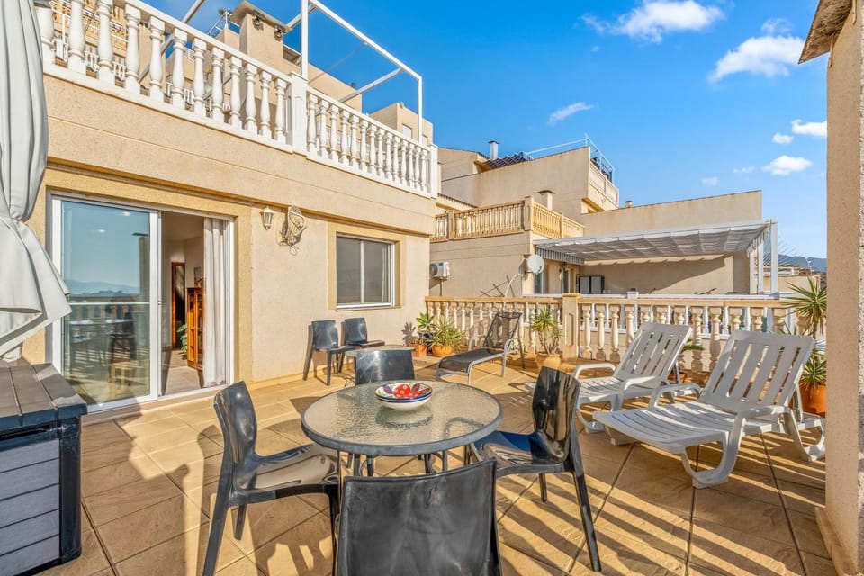 Property building, Balcony/Terrace, Living room