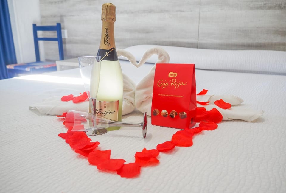 Food, Drinks, Alcoholic drinks