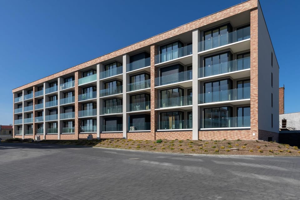 Property building, Day