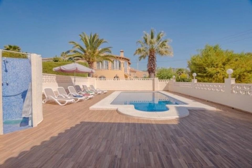 Shower, Swimming pool