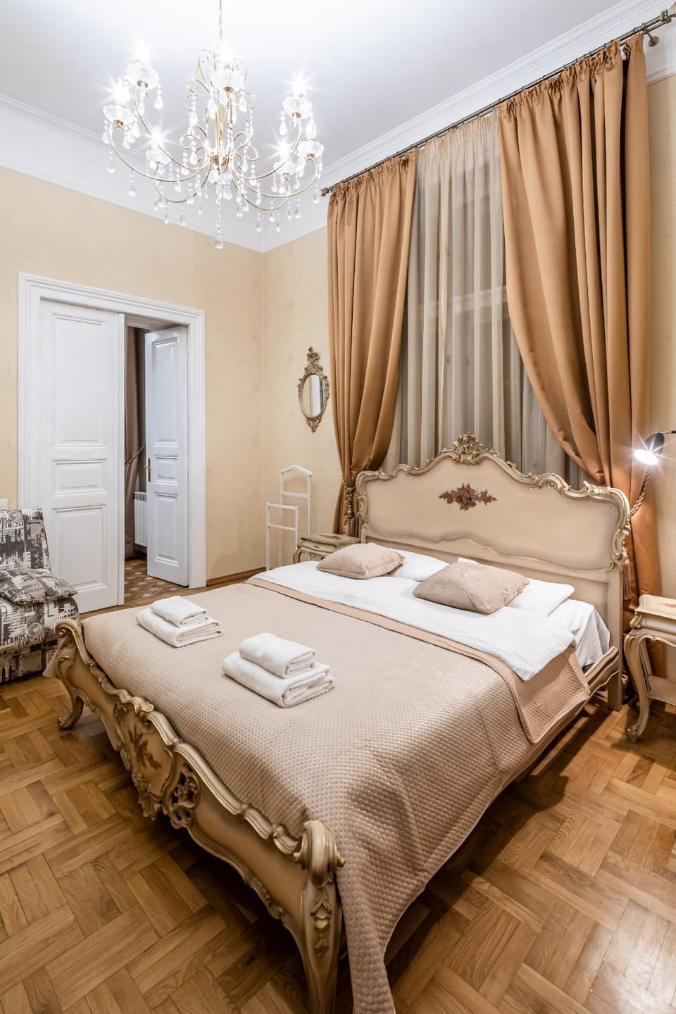 Bed, Photo of the whole room, Bedroom