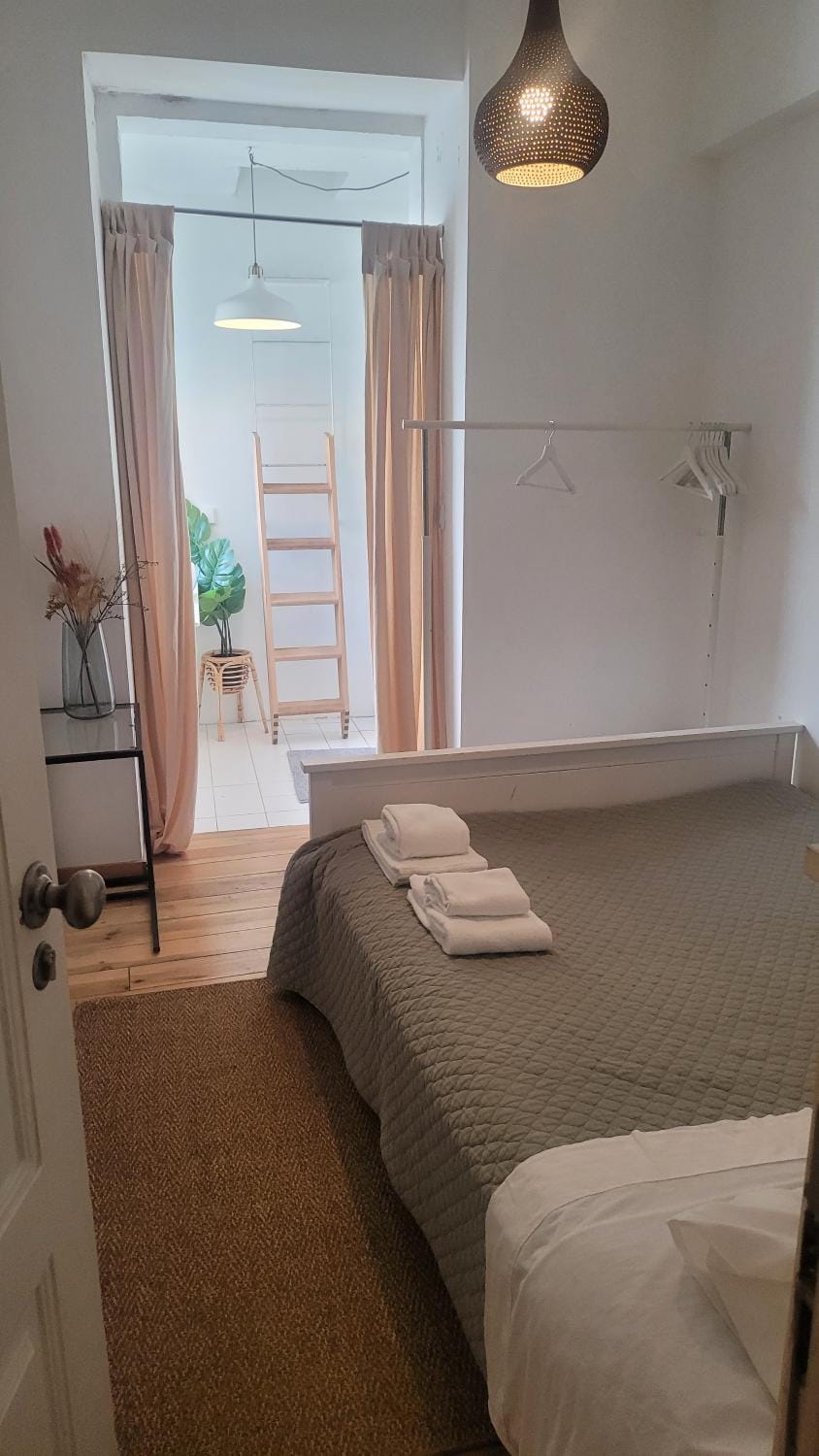 Tiny suite with private bathroom - Bairro Alto Bed and Breakfast in Lisbon