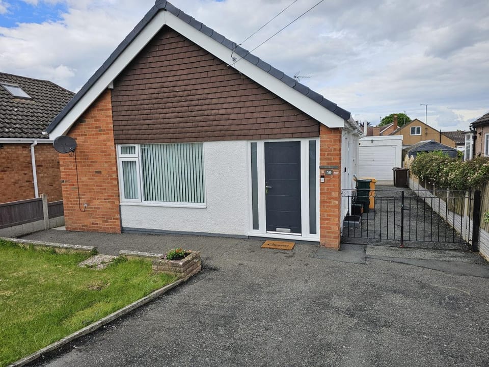 3-Beds Sleeps 6 Walking distance to Castle & Town House in Abergele