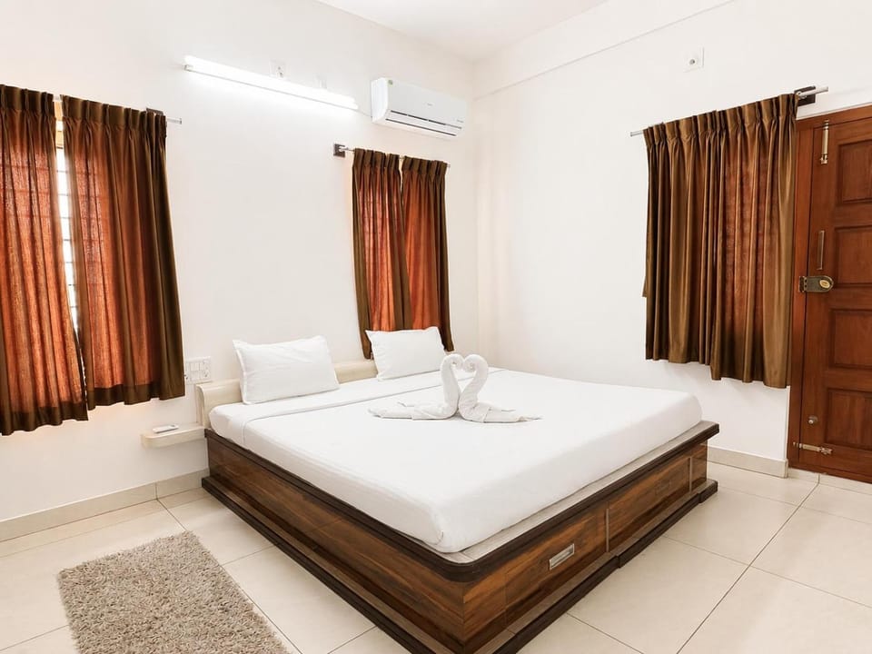 Bed, Bedroom, towels, air conditioner
