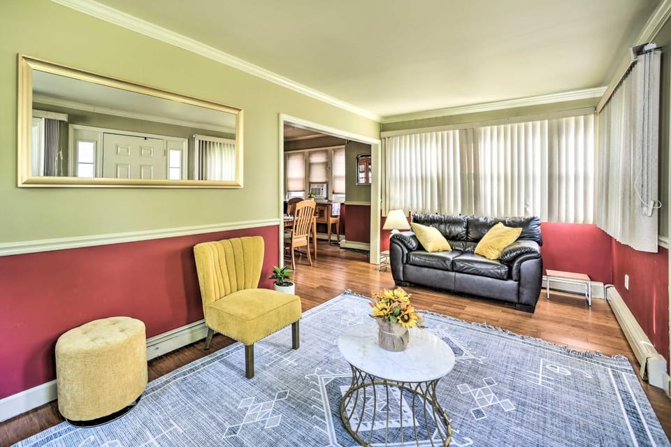 Pet-Friendly Latham Retreat ~ 7 Mi to Albany! House in Latham