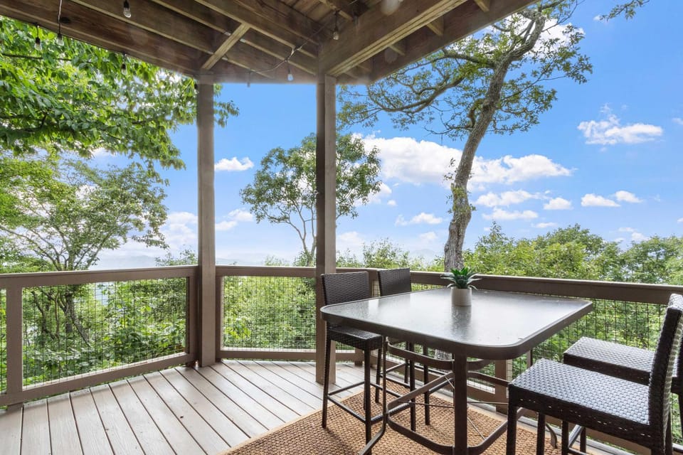 Hiking On-Site: Mtn-View Burnsville Condo! House in Tennessee